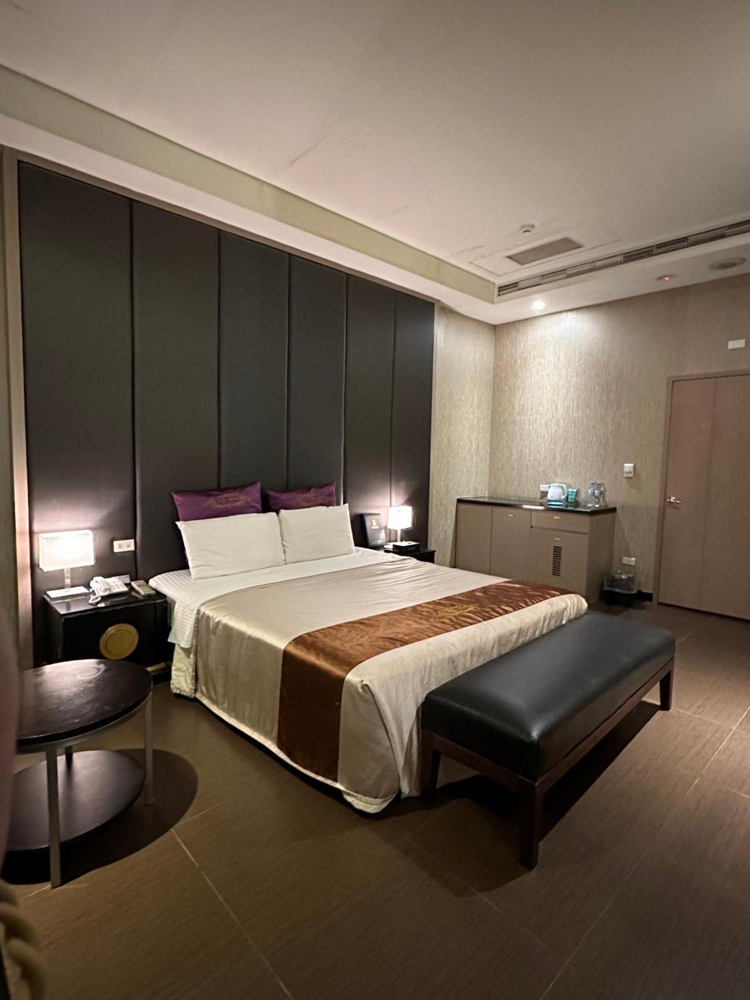 Purple Rainbow Motel Taipei Luaran gambar
